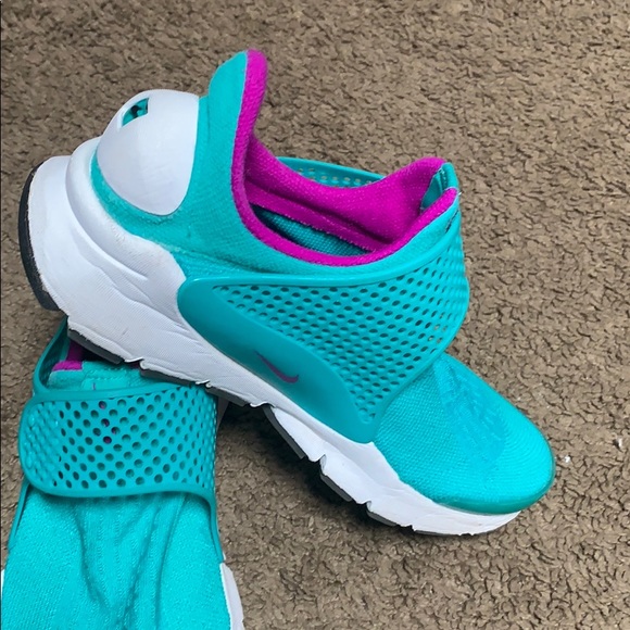 Nike - Picture 2 of 2